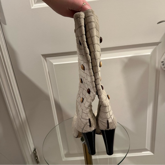 Dénouée Fur Knee High Block Heel Boots with Button Details (Made in Italy) - Picture 5 of 15